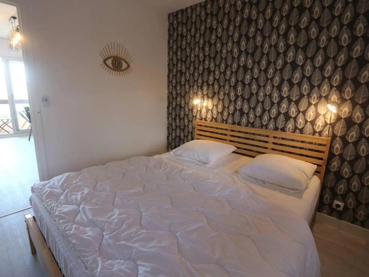 Apartment Appartement T2 A Benodet, Refait A Neuf, Balcon, Plage A Pied, Parking, Classe 2 Etoiles - Fr-1-481-64 France